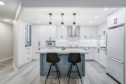 Photo 5 at 506 - 250 Davis Drive, Central Newmarket, Newmarket