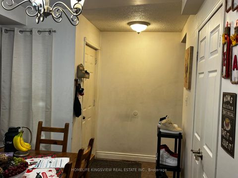 Photo 3 at 79 Cashel Court, Aurora Highlands, Aurora