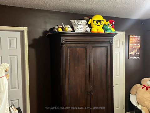 Photo 11 at 79 Cashel Court, Aurora Highlands, Aurora