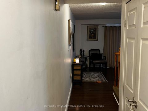 Photo 19 at 79 Cashel Court, Aurora Highlands, Aurora