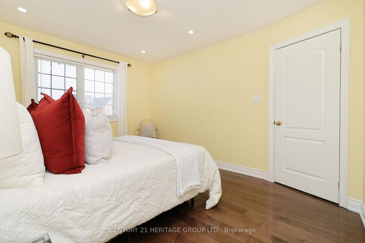 Photo 20 at 20 Trish Drive, Oak Ridges Lake Wilcox, Richmond Hill