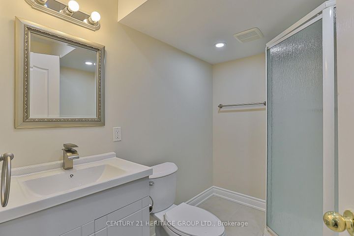 Photo 29 at 20 Trish Drive, Oak Ridges Lake Wilcox, Richmond Hill