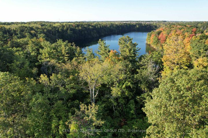 Photo 35 at 20 Trish Drive, Oak Ridges Lake Wilcox, Richmond Hill