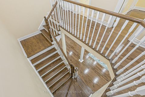 Photo 12 at 20 Trish Drive, Oak Ridges Lake Wilcox, Richmond Hill