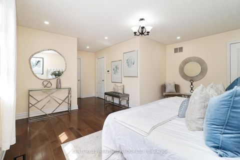 Photo 16 at 20 Trish Drive, Oak Ridges Lake Wilcox, Richmond Hill