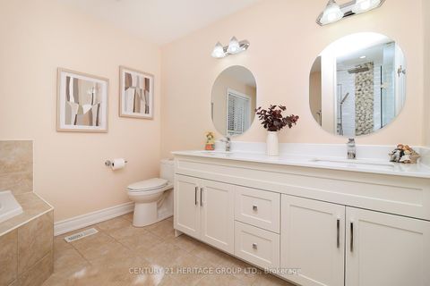 Photo 18 at 20 Trish Drive, Oak Ridges Lake Wilcox, Richmond Hill