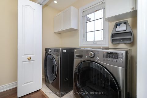 Photo 23 at 20 Trish Drive, Oak Ridges Lake Wilcox, Richmond Hill