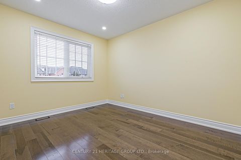 Photo 24 at 20 Trish Drive, Oak Ridges Lake Wilcox, Richmond Hill