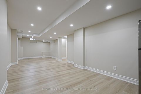 Photo 27 at 20 Trish Drive, Oak Ridges Lake Wilcox, Richmond Hill