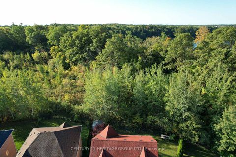 Photo 34 at 20 Trish Drive, Oak Ridges Lake Wilcox, Richmond Hill