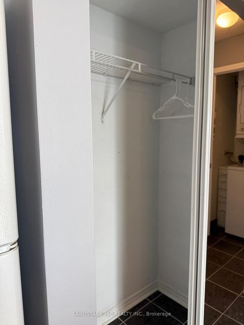 Photo 5 at 906 - 39 Oneida Crescent, Langstaff, Richmond Hill