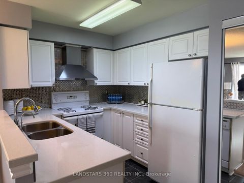 Photo 10 at 906 - 39 Oneida Crescent, Langstaff, Richmond Hill