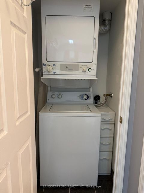 Photo 15 at 906 - 39 Oneida Crescent, Langstaff, Richmond Hill