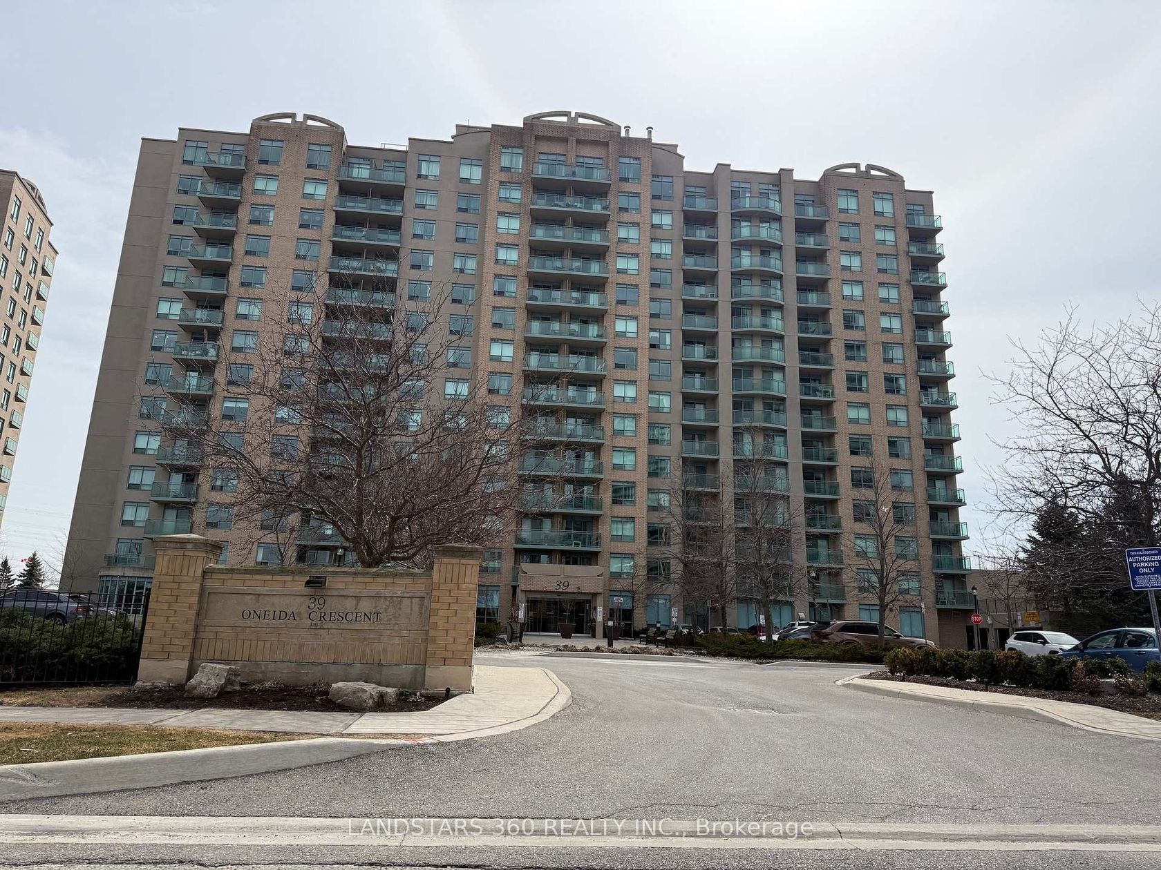 906 - 39 Oneida Crescent, Langstaff, Richmond Hill 