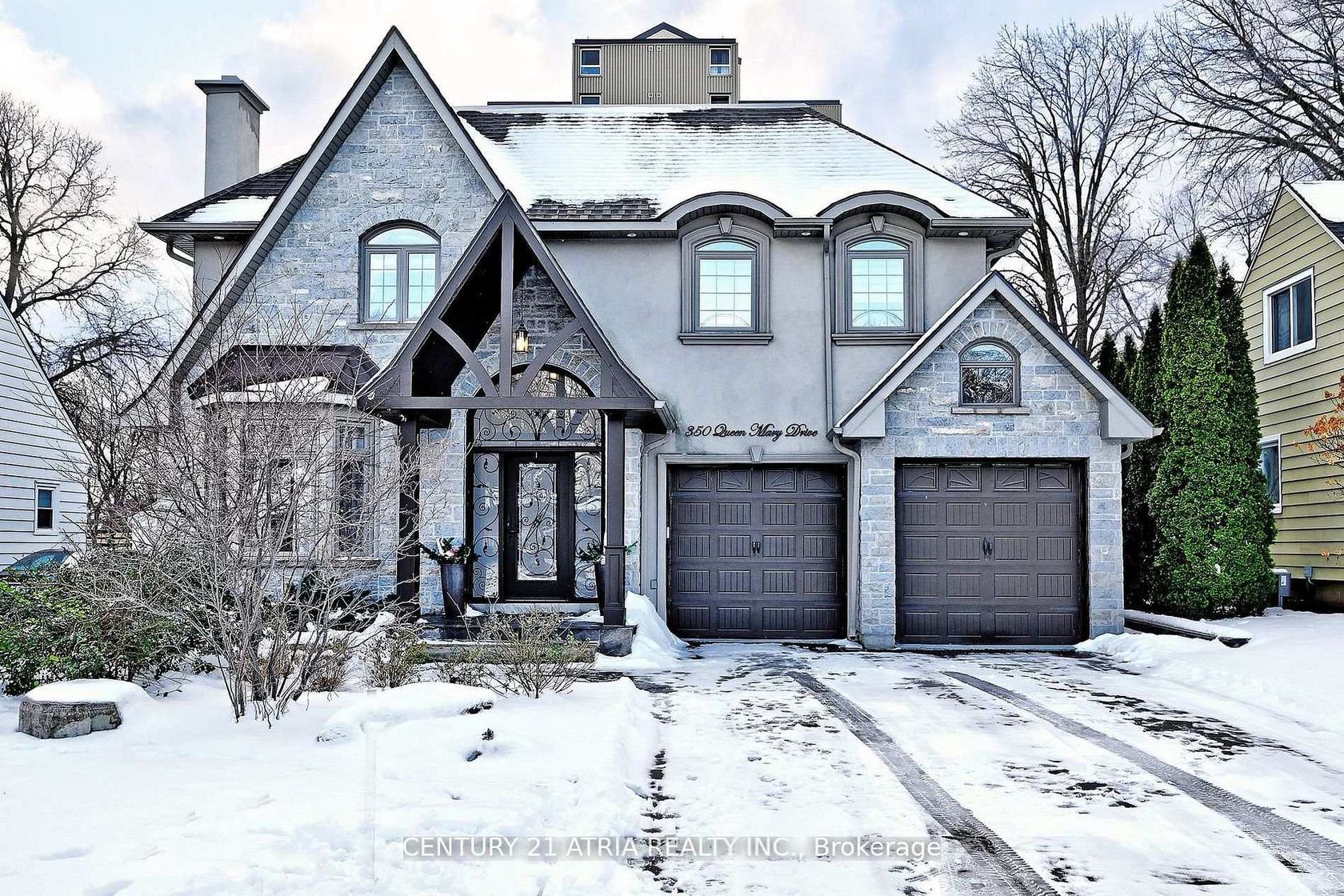 350 Queen Mary Drive, CO Central, Oakville by Loree Meneguzzi Real Estate 350 Queen Mary Drive, CO Central, Oakville