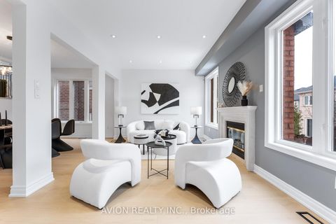 Photo 4 at 33 Brockdale Street, Oak Ridges, Richmond Hill