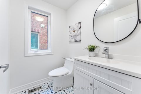 Photo 9 at 33 Brockdale Street, Oak Ridges, Richmond Hill