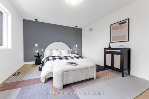 Photo 13 at 33 Brockdale Street, Oak Ridges, Richmond Hill