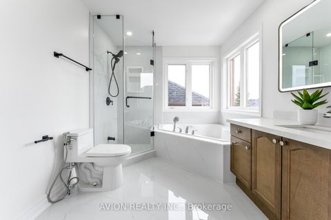 Photo 16 at 33 Brockdale Street, Oak Ridges, Richmond Hill