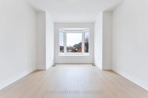 Photo 19 at 33 Brockdale Street, Oak Ridges, Richmond Hill