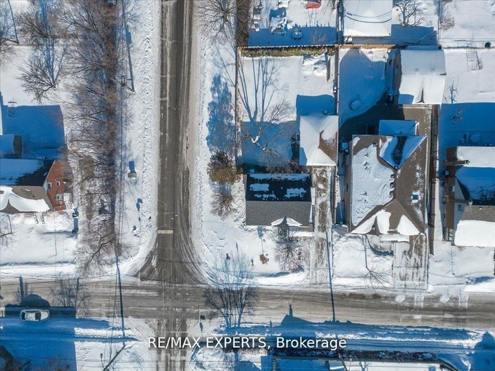 Photo 4 at 60 Anthony Road, CFB, Toronto