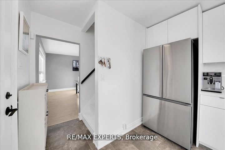 Photo 7 at 60 Anthony Road, CFB, Toronto