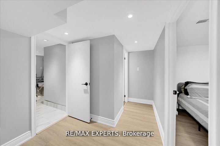 Photo 23 at 60 Anthony Road, CFB, Toronto