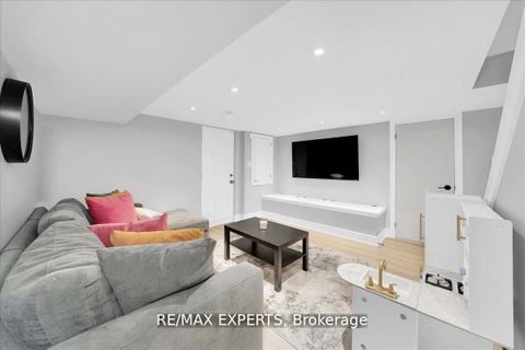 Photo 22 at 60 Anthony Road, CFB, Toronto