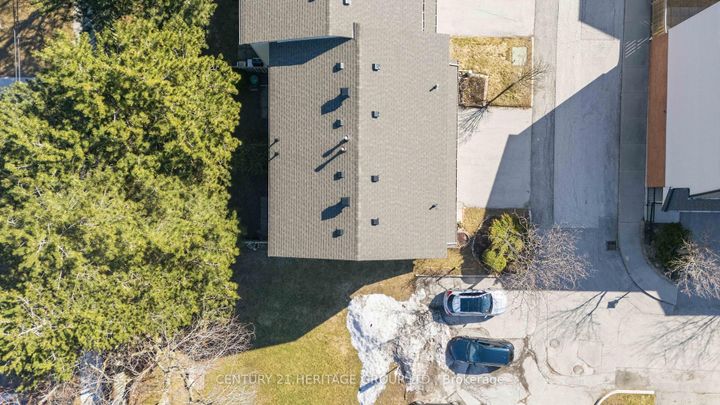 Photo 3 at 40 - 24 Purple Sageway, Hillcrest Village, Toronto