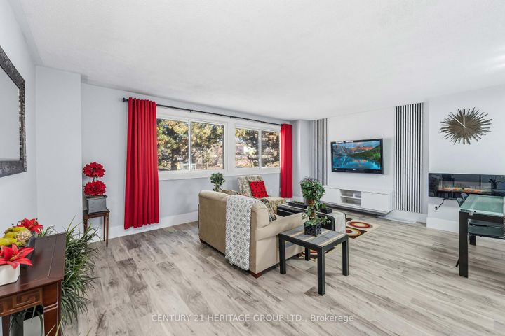 Photo 15 at 40 - 24 Purple Sageway, Hillcrest Village, Toronto
