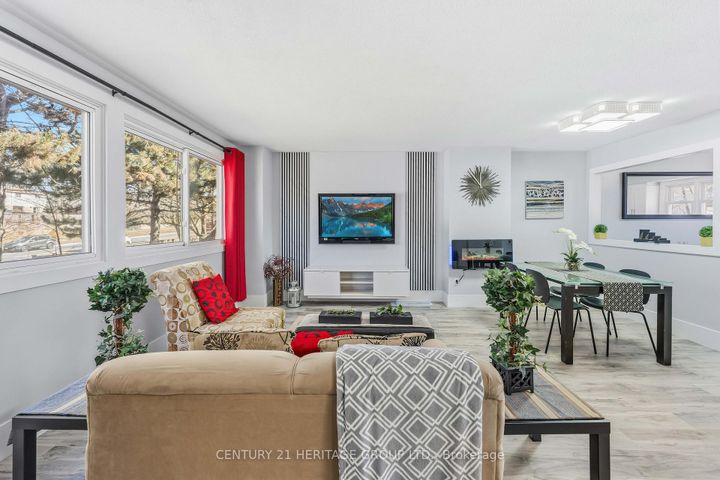 Photo 16 at 40 - 24 Purple Sageway, Hillcrest Village, Toronto