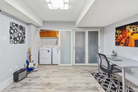 Photo 11 at 40 - 24 Purple Sageway, Hillcrest Village, Toronto