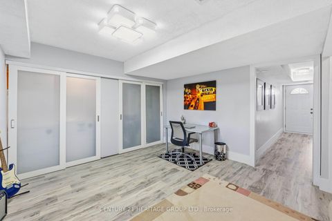 Photo 12 at 40 - 24 Purple Sageway, Hillcrest Village, Toronto