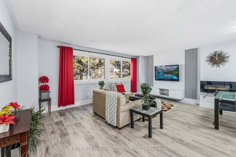 Photo 15 at 40 - 24 Purple Sageway, Hillcrest Village, Toronto