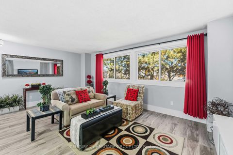 Photo 19 at 40 - 24 Purple Sageway, Hillcrest Village, Toronto