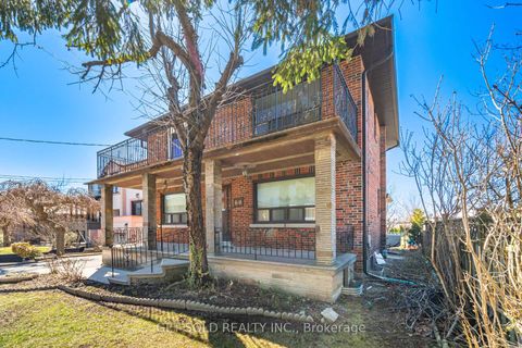 Photo 2 at 60 Erie Street, Maple Leaf, Toronto