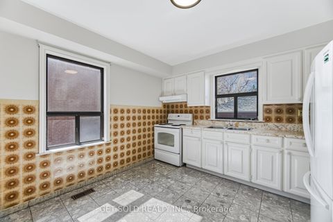 Photo 12 at 60 Erie Street, Maple Leaf, Toronto