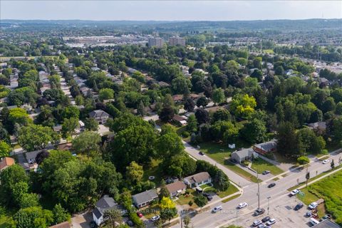 Photo 3 at 98 Eagle Street, Central Newmarket, Newmarket