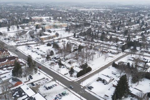 Photo 13 at 98 Eagle Street, Central Newmarket, Newmarket