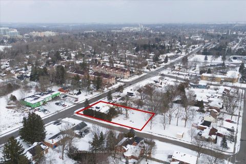 Photo 23 at 98 Eagle Street, Central Newmarket, Newmarket