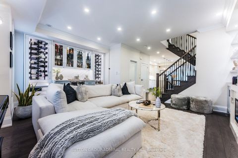 Photo 8 at 25 Cohen Way, Patterson, Vaughan