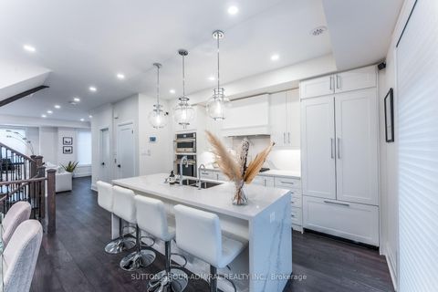 Photo 15 at 25 Cohen Way, Patterson, Vaughan