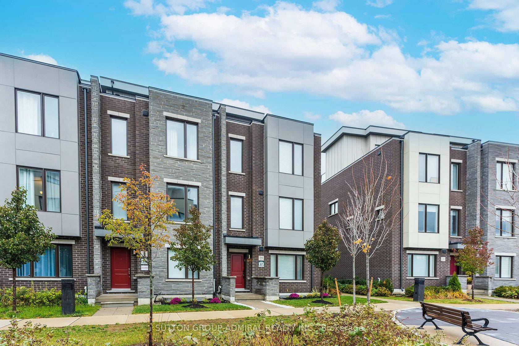 25 Cohen Way, Patterson, Vaughan by Loree Meneguzzi Real Estate 25 Cohen Way, Patterson, Vaughan