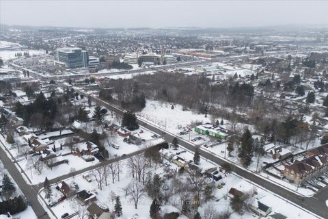 Photo 18 at 104 Eagle Street, Central Newmarket, Newmarket