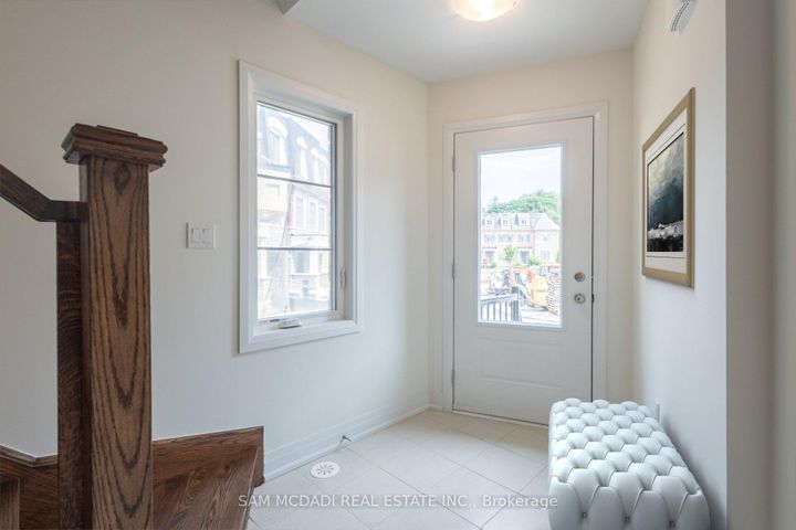 Photo 3 at 90 Salina Street, Streetsville, Mississauga