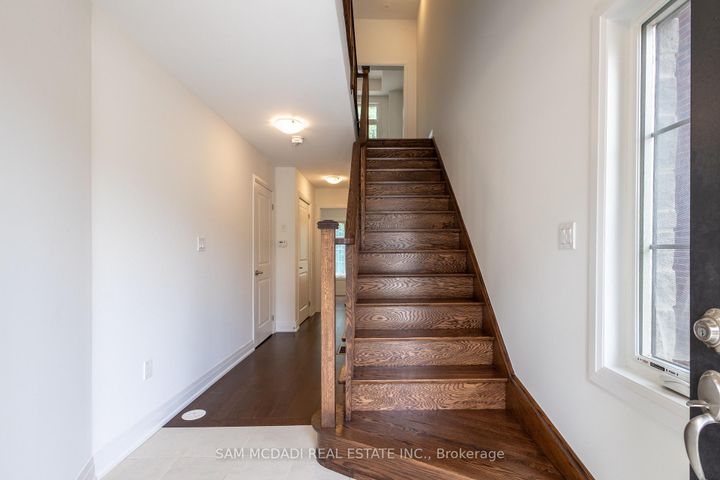 Photo 5 at 90 Salina Street, Streetsville, Mississauga