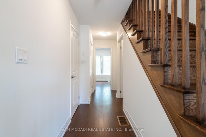 Photo 6 at 90 Salina Street, Streetsville, Mississauga