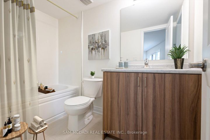 Photo 10 at 90 Salina Street, Streetsville, Mississauga