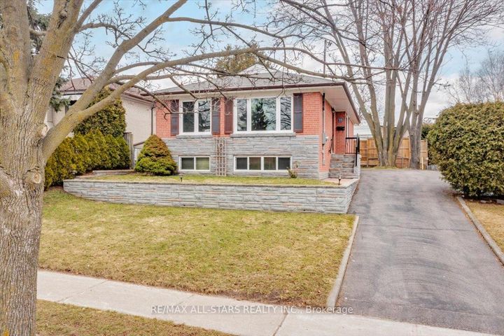 Photo 2 at 55 Sancrest Drive, Bendale, Toronto