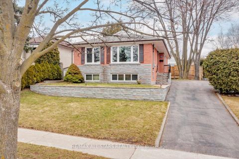 Photo 2 at 55 Sancrest Drive, Bendale, Toronto